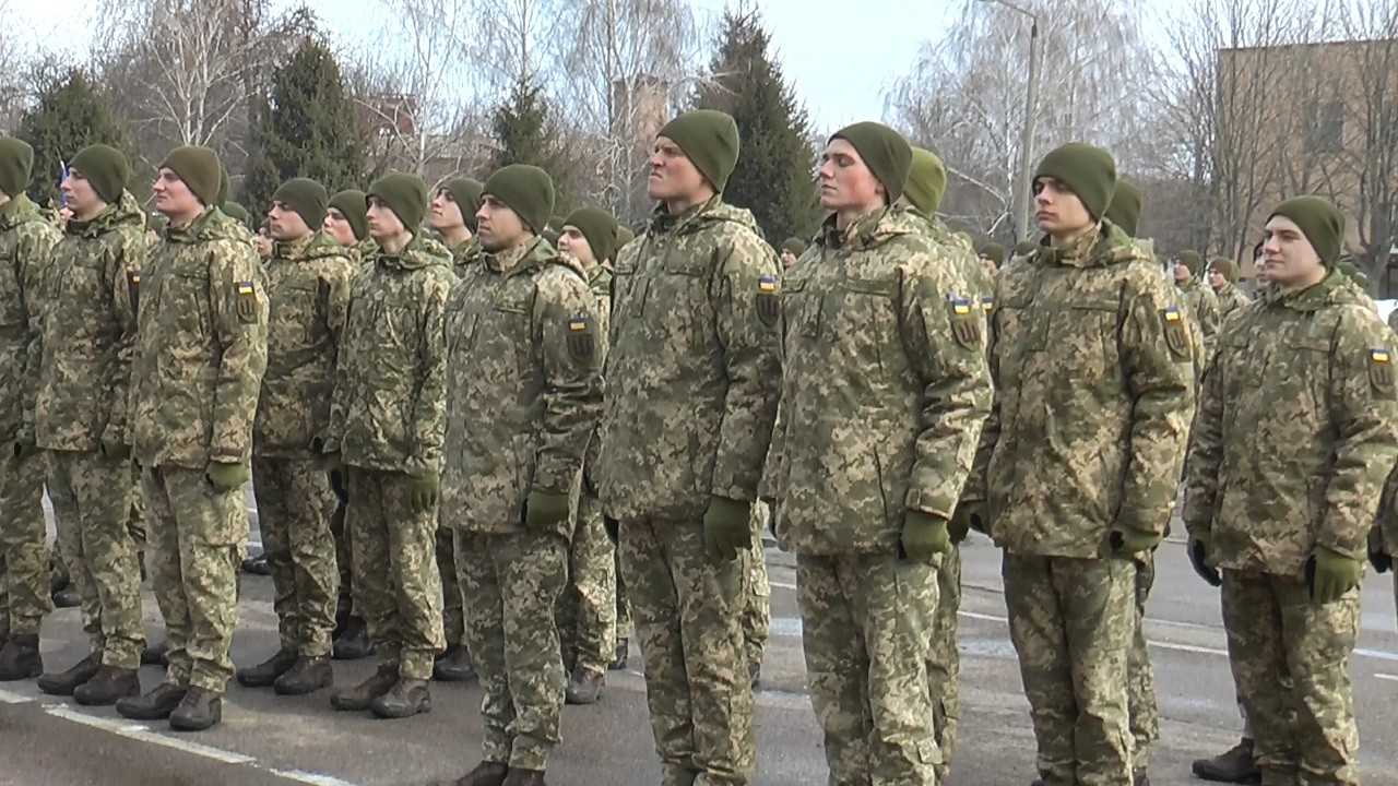47 хлопців та дівчат сьогодні завершили навчання у Військовому коледжі сержантського складу