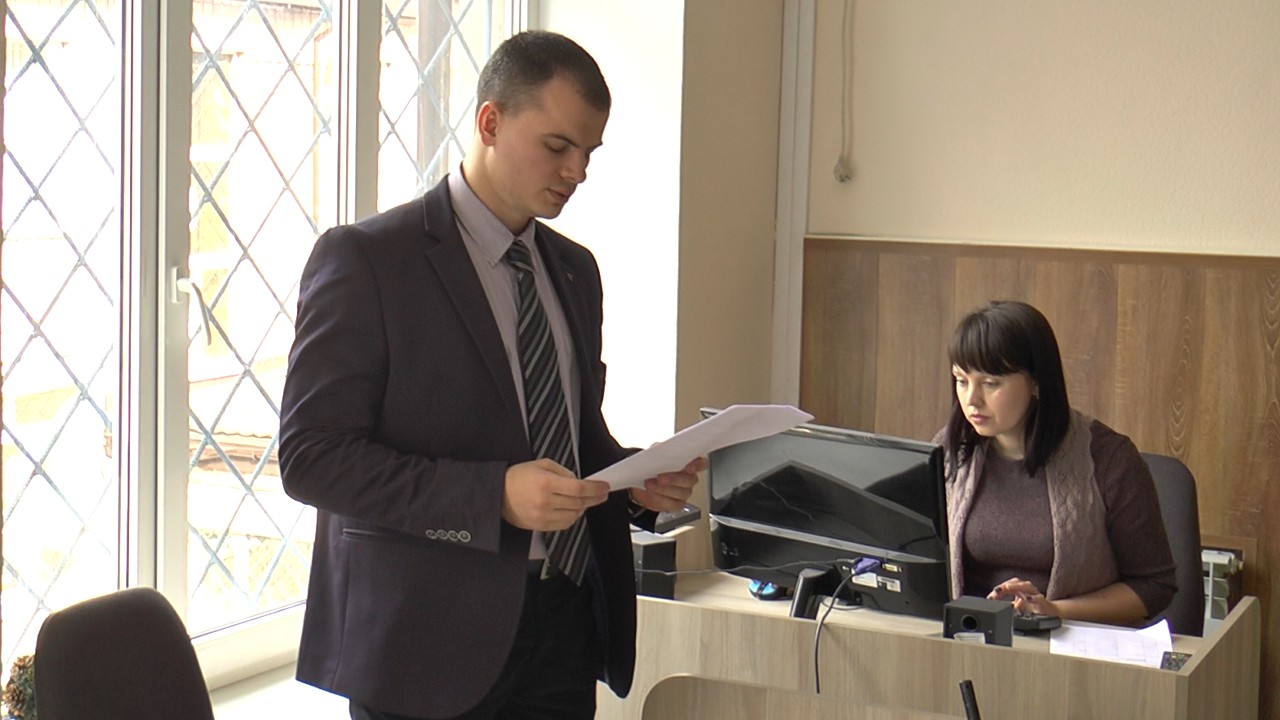  На два місяці суд продовжив домашній арешт Анатолію Прядку та Євгену Усенку