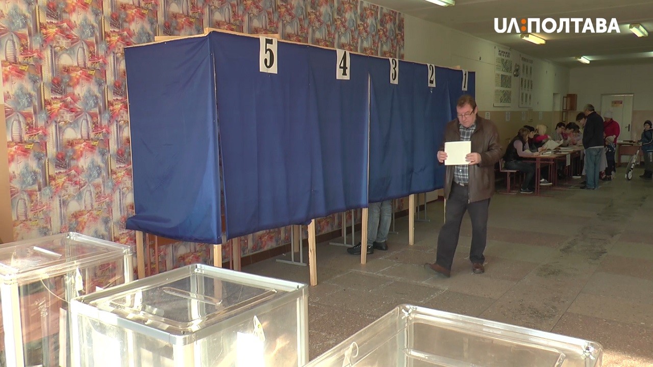 Найбільша виборча дільниця Полтави - у приміщенні школи №16. Тут 2,5 тисячі виборців